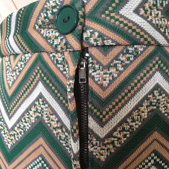 Vintage midi-chevron print polyester skirt - Picture 3 of 3
